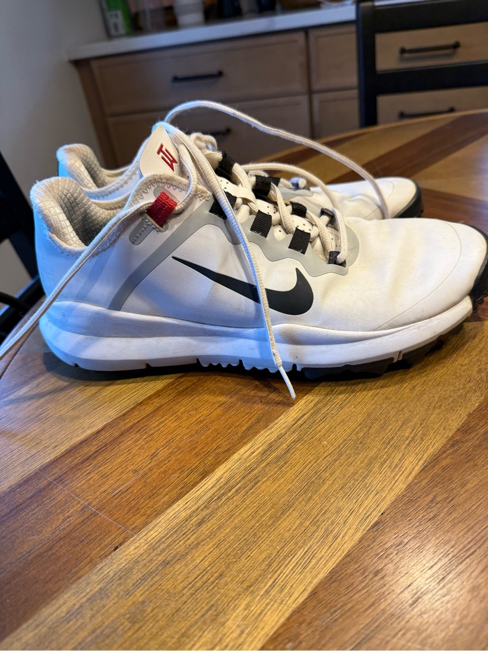 Nike Tiger Woods '13 (White/Varsity Red) Golf Shoes size 10 preowned